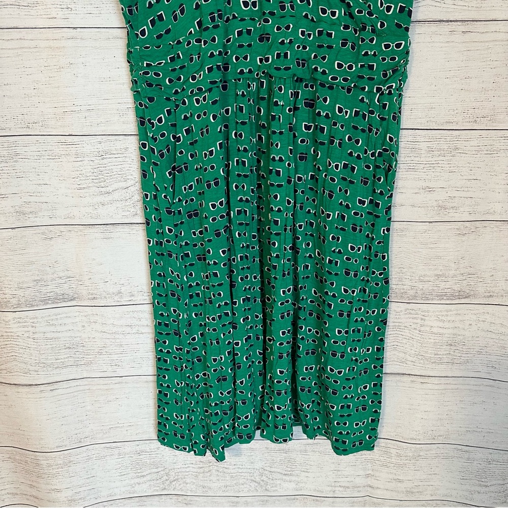 Boden Jersey Sunglass Green Faux Wrap Dress. - Picture 3 of 7